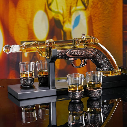 مجموعة Gun Whisky Decanter مع 4 نظارات طلقة، هدايا رائعة وفريدة من نوعها للرجال Dad Boyfriends، Liquor Gun Decanter Set إضافة رائعة إلى Home Bar، Gun Liquor Dispenser Fun Conversation Starter